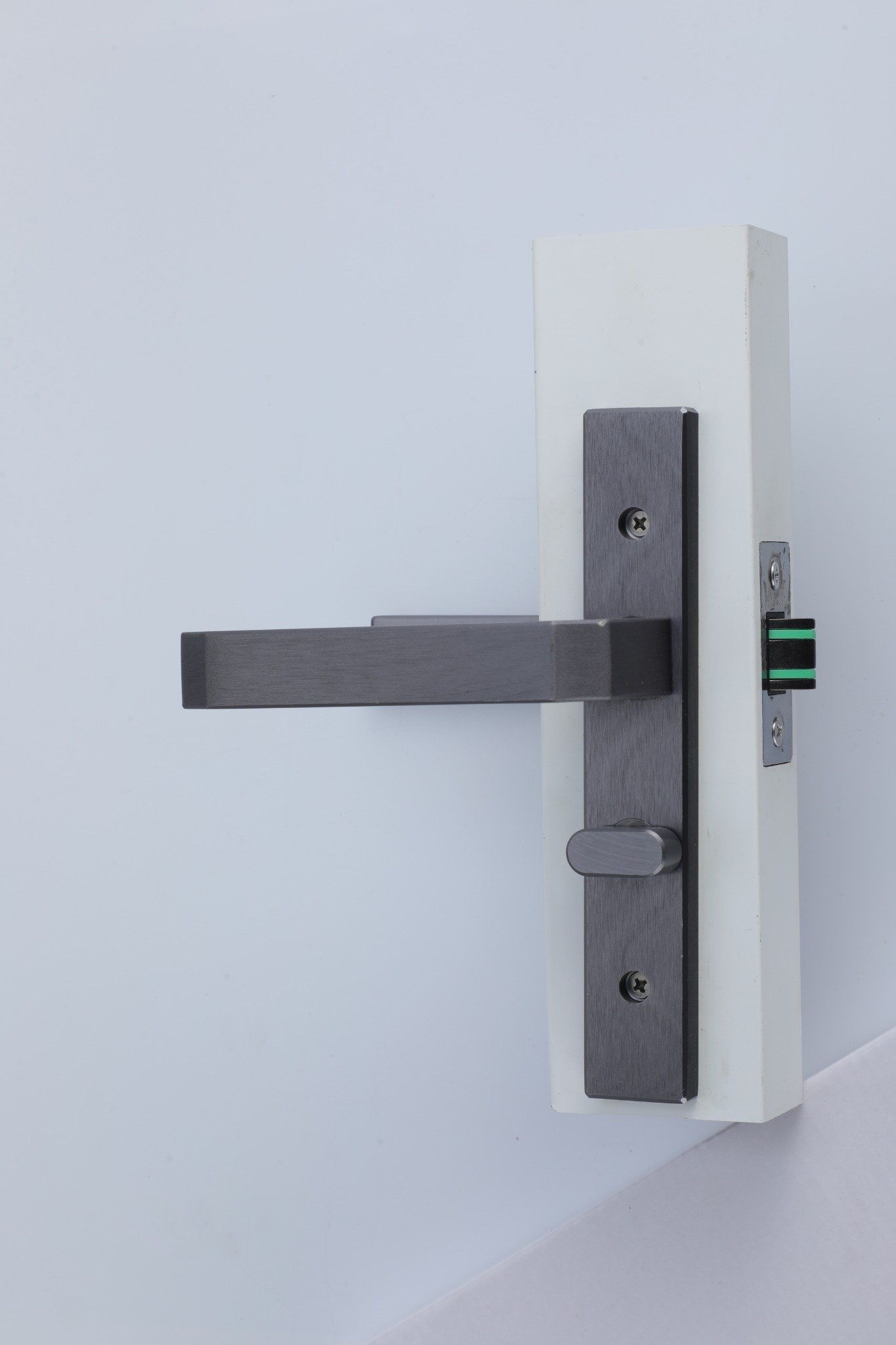 601 Medium-Narrow Swing Door Lock - Image 4
